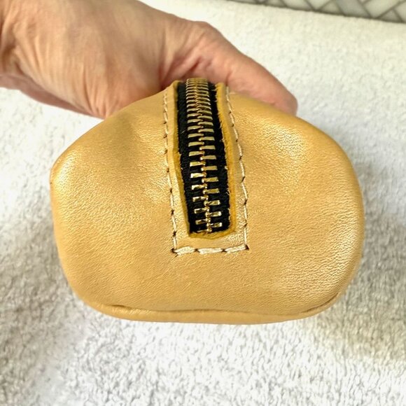 Portland Leather Goods Champagne Ballpark Pouch - Brand New - Picture 5 of 8